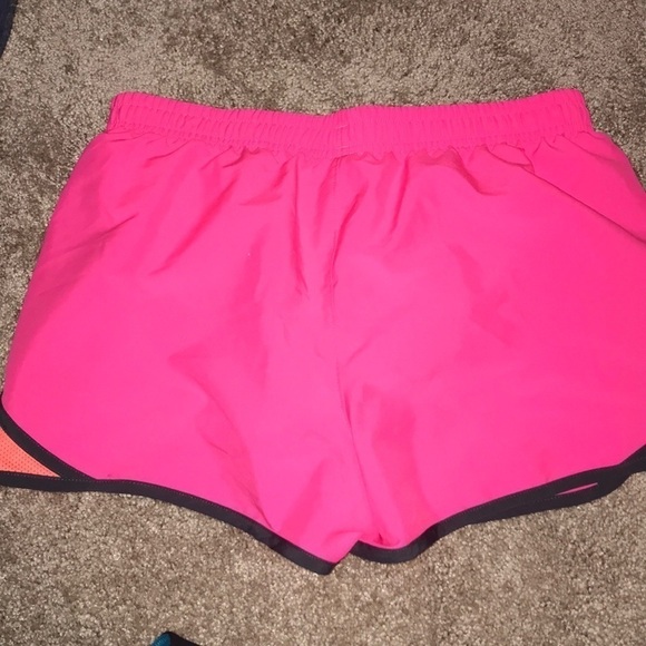 Under Armour Active/Running Shorts - Picture 3 of 3